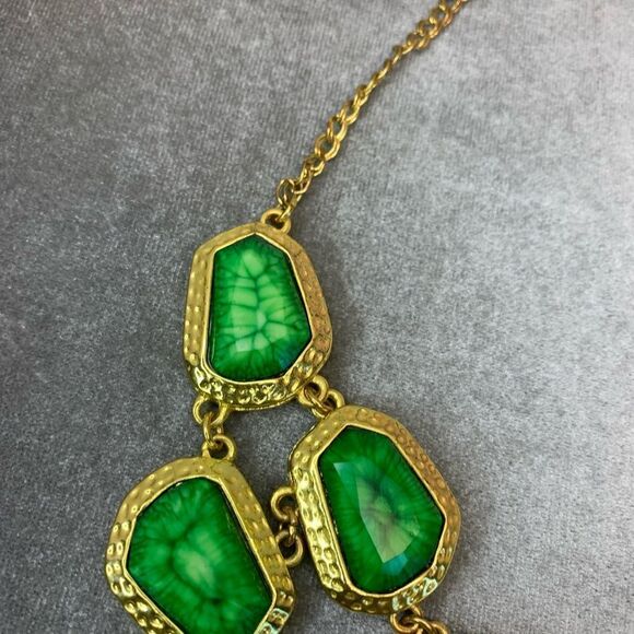 Amrita Singh green gold tone chunky statement necklace - Picture 6 of 10